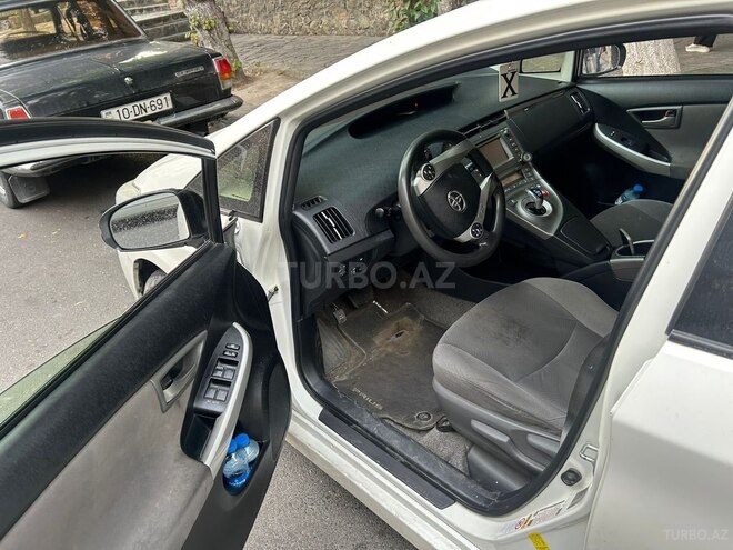 Toyota Prius 2013, 489,730 km - 1.8 л - Bakı