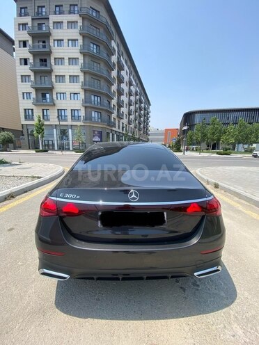 Mercedes E 300 e 2024, 9,600 km - 2.0 l - Bakı