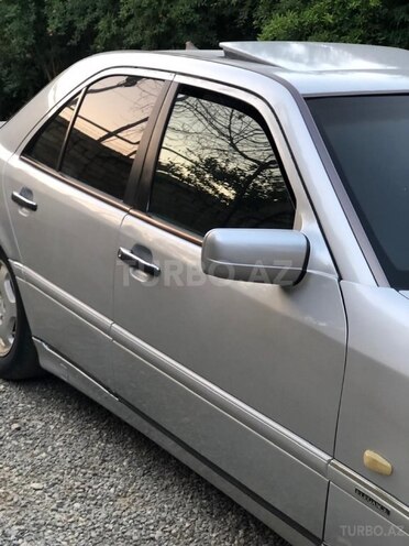Mercedes C 200 1995, 422,000 km - 2.0 л - Bakı
