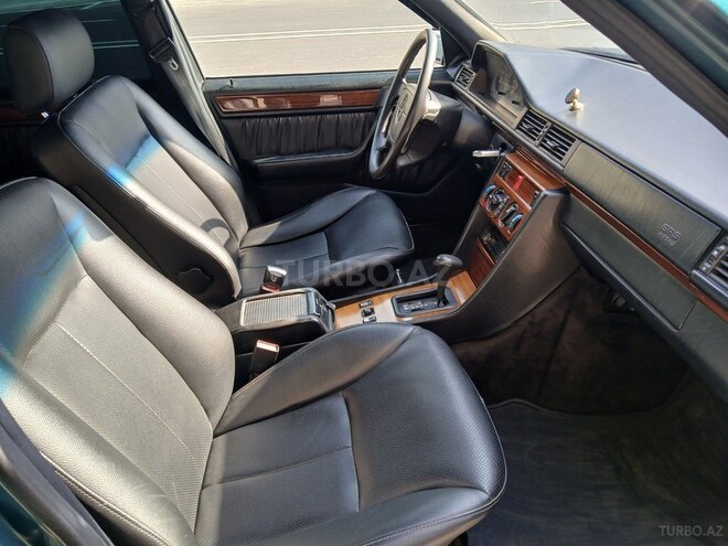Mercedes E 220 1995, 491,000 km - 2.2 l - Bakı