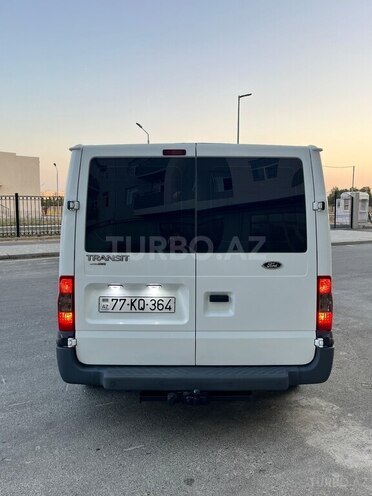 Ford Transit-6