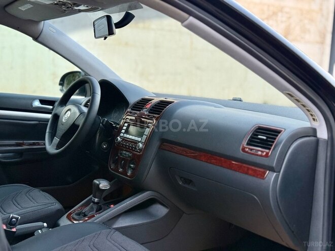Volkswagen Jetta-15