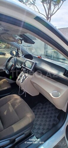 Toyota Sienta 2016, 84,000 km - 1.5 l - Bakı