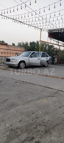 Mercedes E 200 d 1992, 600,450 km - 2.0 l - Ağcabədi