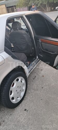 Mercedes E 200 d 1992, 600,450 km - 2.0 l - Ağcabədi