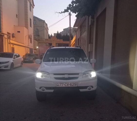 Chevrolet Niva 2011, 144,000 km - 1.7 l - Qusar