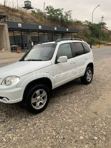 Chevrolet Niva 2011, 144,000 km - 1.7 l - Qusar
