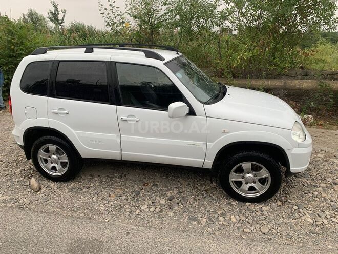 Chevrolet Niva 2011, 144,000 km - 1.7 l - Qusar
