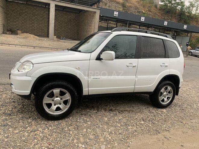 Chevrolet Niva 2011, 144,000 km - 1.7 l - Qusar
