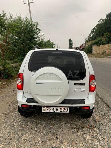 Chevrolet Niva 2011, 144,000 km - 1.7 l - Qusar