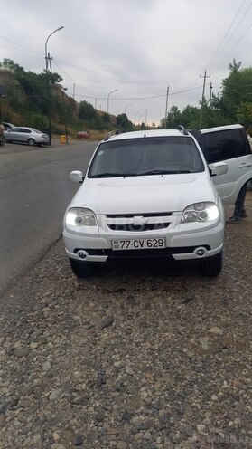 Chevrolet Niva 2011, 144,000 km - 1.7 l - Qusar