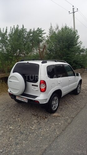 Chevrolet Niva 2011, 144,000 km - 1.7 l - Qusar