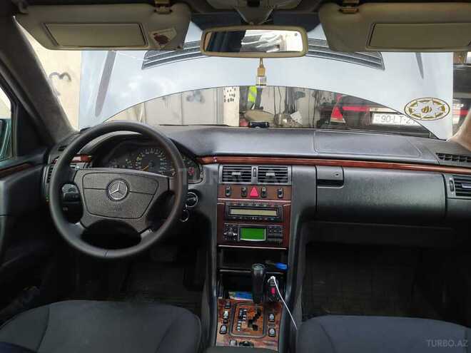 Mercedes E 240 1999, 401,223 km - 2.4 l - Hacıqabul