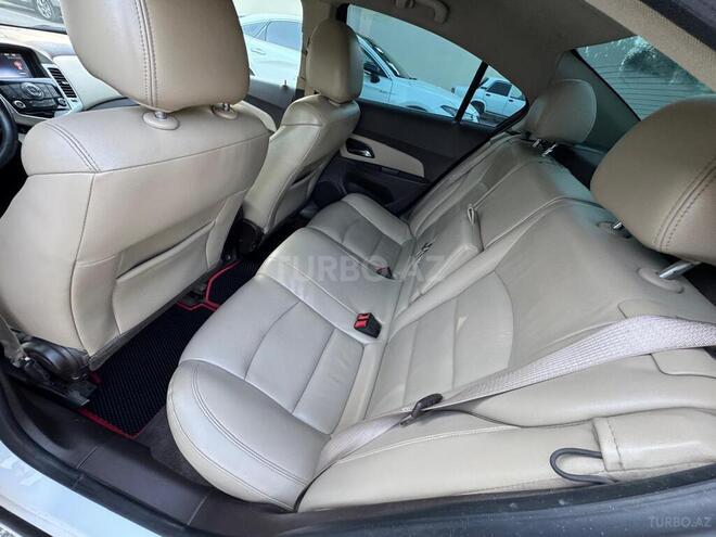 Chevrolet Cruze-13