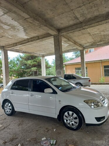 Toyota Corolla 2004, 215,000 km - 1.4 l - Quba