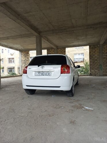 Toyota Corolla 2004, 215,000 km - 1.4 l - Quba