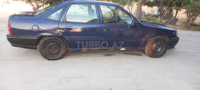 Opel Vectra 1990, 350,000 km - 1.6 l - Sumqayıt