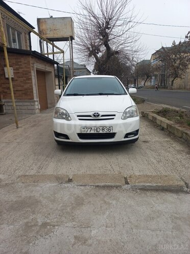 Toyota Corolla 2004, 215,000 km - 1.4 l - Quba