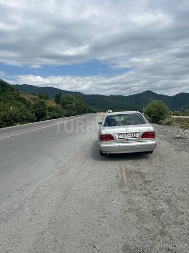 Mercedes E 220 d 1997, 548,666 km - 2.2 l - Bakı