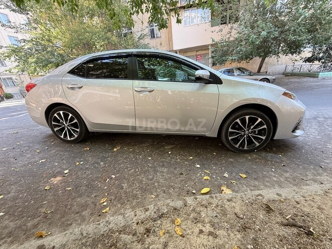 Toyota Corolla 2017, 84,000 km - 1.8 l - Bakı