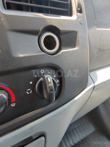 Ford Transit-4