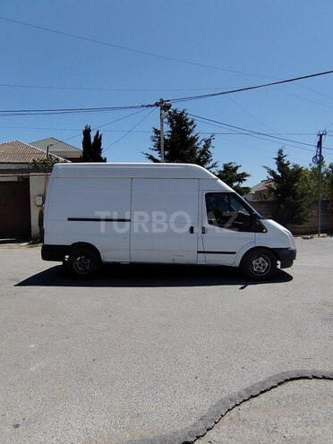 Ford Transit-6