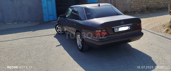 Mercedes E 220 1994, 166,100 km - 2.2 l - Bakı