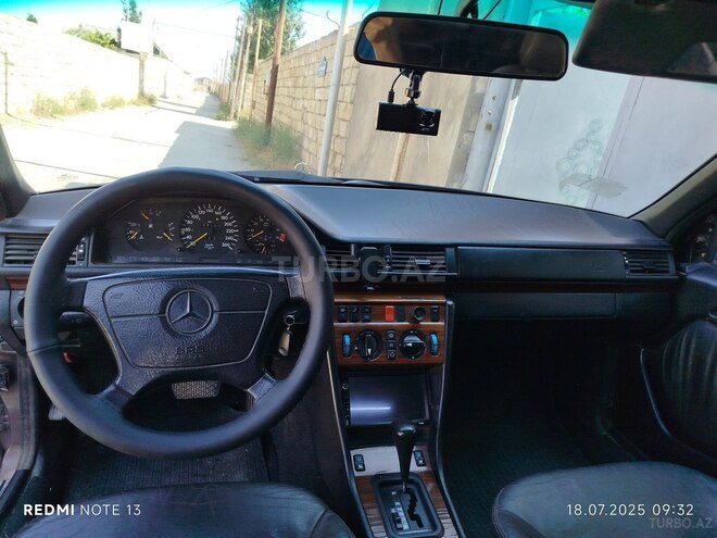 Mercedes E 280 1994, 166,100 km - 2.8 l - Bakı