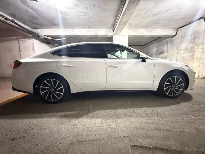 Hyundai Sonata-4