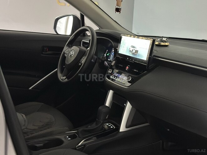 Toyota Corolla Cross 2024, 8,450 km - 2.0 л - Bakı