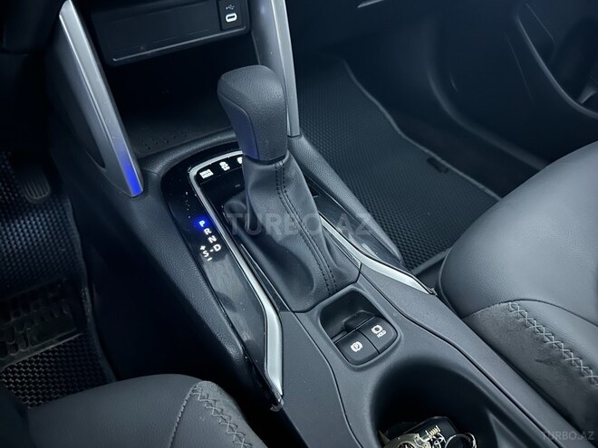 Toyota Corolla Cross 2024, 8,450 km - 2.0 л - Bakı