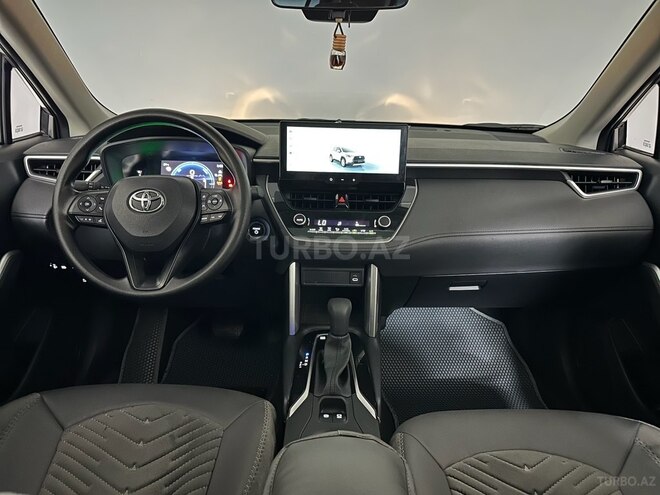 Toyota Corolla Cross 2024, 8,450 km - 2.0 л - Bakı