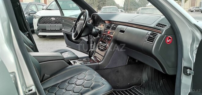 Mercedes E 220 d 2000, 223,000 km - 2.2 л - Sumqayıt