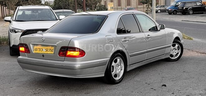 Mercedes E 220 d 2000, 223,000 km - 2.2 л - Sumqayıt