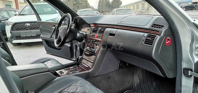 Mercedes E 220 d 2000, 223,000 km - 2.2 л - Sumqayıt