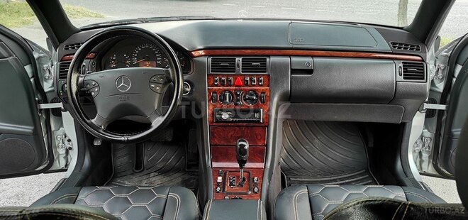 Mercedes E 220 d 2000, 223,000 km - 2.2 л - Sumqayıt