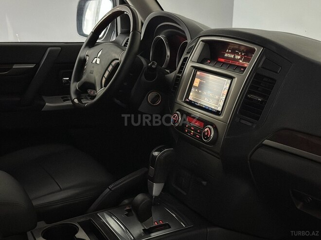 Mitsubishi Pajero 2012, 184,000 km - 3.5 л - Bakı
