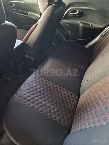 Kia Rio-8