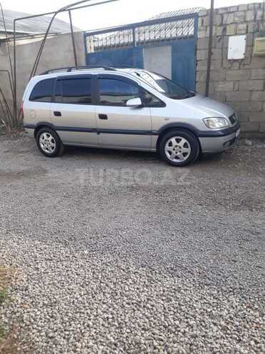 Opel Zafira-15