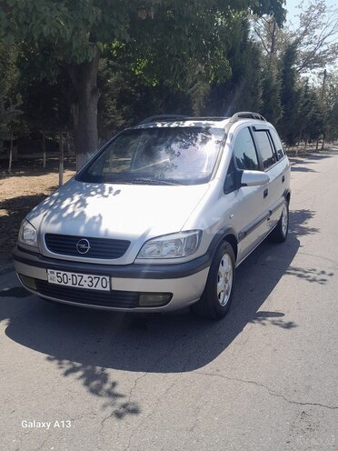 Opel Zafira-2