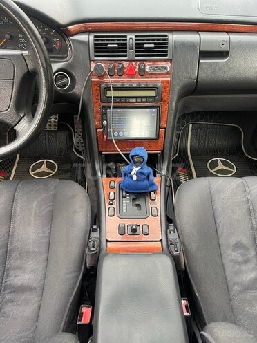 Mercedes E 230 1997, 384,000 km - 2.3 l - Mingəçevir