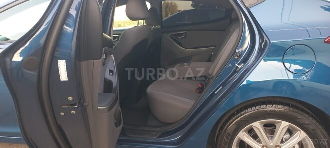 Hyundai Elantra 2015, 124,000 km - 1.8 l - Bakı