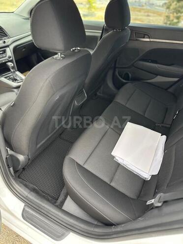 Hyundai Elantra 2017, 106,800 km - 2.0 l - Bakı