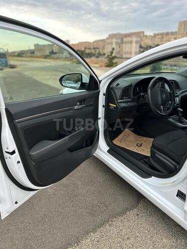 Hyundai Elantra 2017, 106,800 km - 2.0 l - Bakı