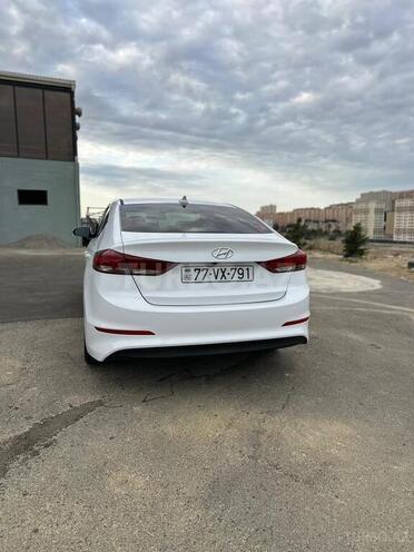 Hyundai Elantra 2017, 106,800 km - 2.0 l - Bakı