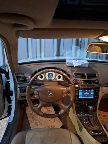 Mercedes E 280-4