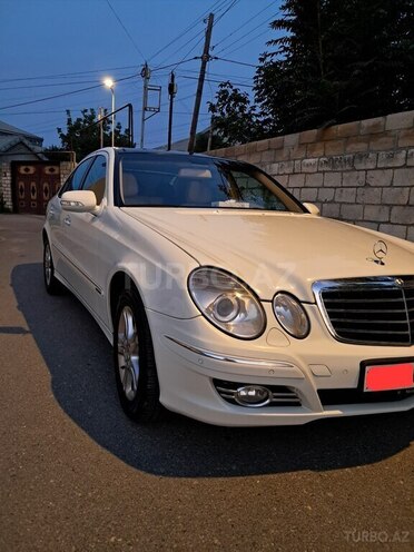 Mercedes E 280-8