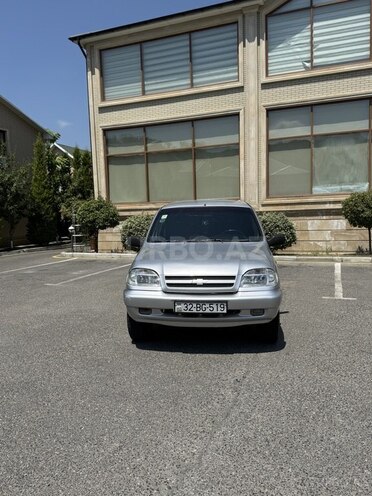 Chevrolet Niva 2008, 350,000 km - 1.7 л - Quba