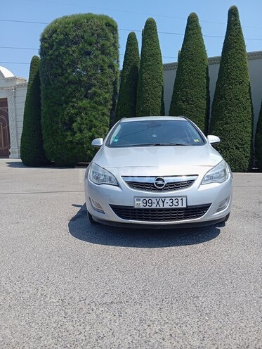 Opel Astra 2011, 130,000 km - 1.4 l - Bakı