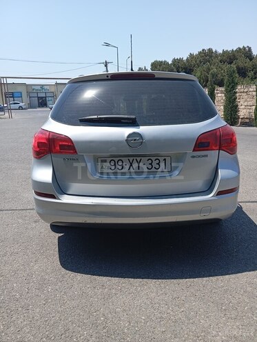 Opel Astra 2011, 130,000 km - 1.4 l - Bakı